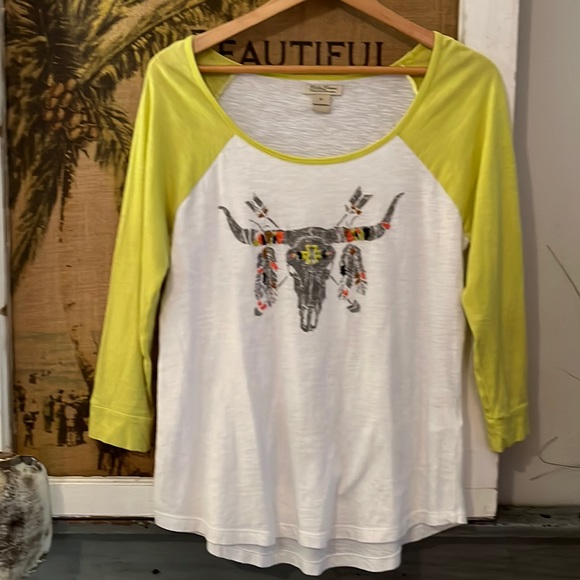 Lucky Brand Tops - Lucky brand 3/4 sleeve t-shirt size M. Neon green & white with embroidery.